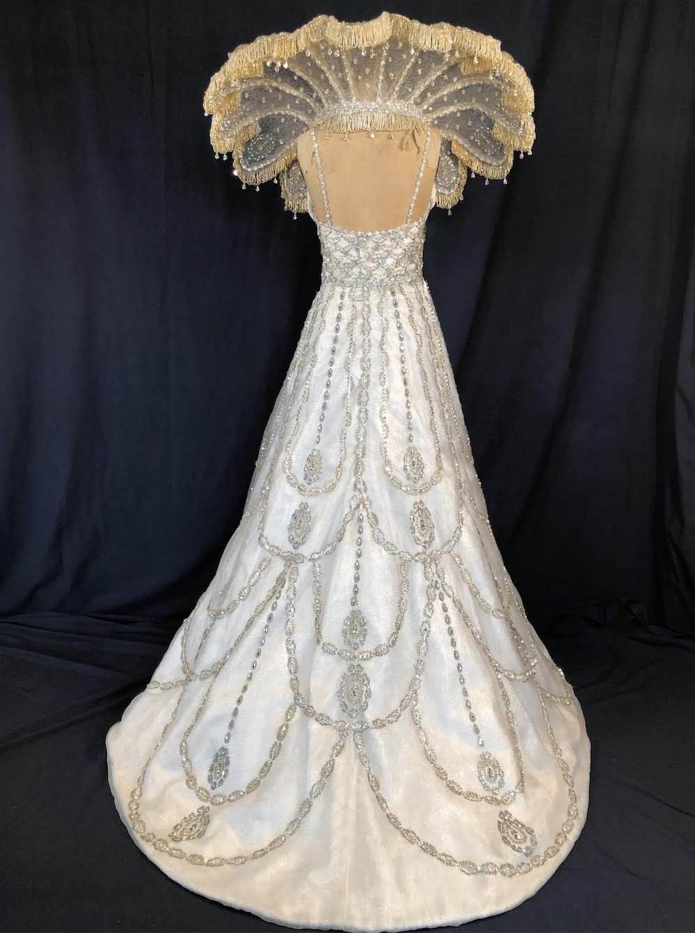 embossed Queen's gown Mardi Gras collar back view